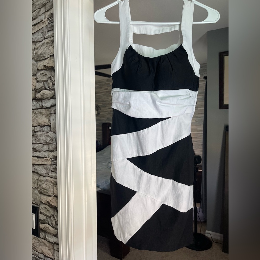 Beautiful Black & White Ruby Rox Rayon Dress Womans/Juniors Sz 7 EUC